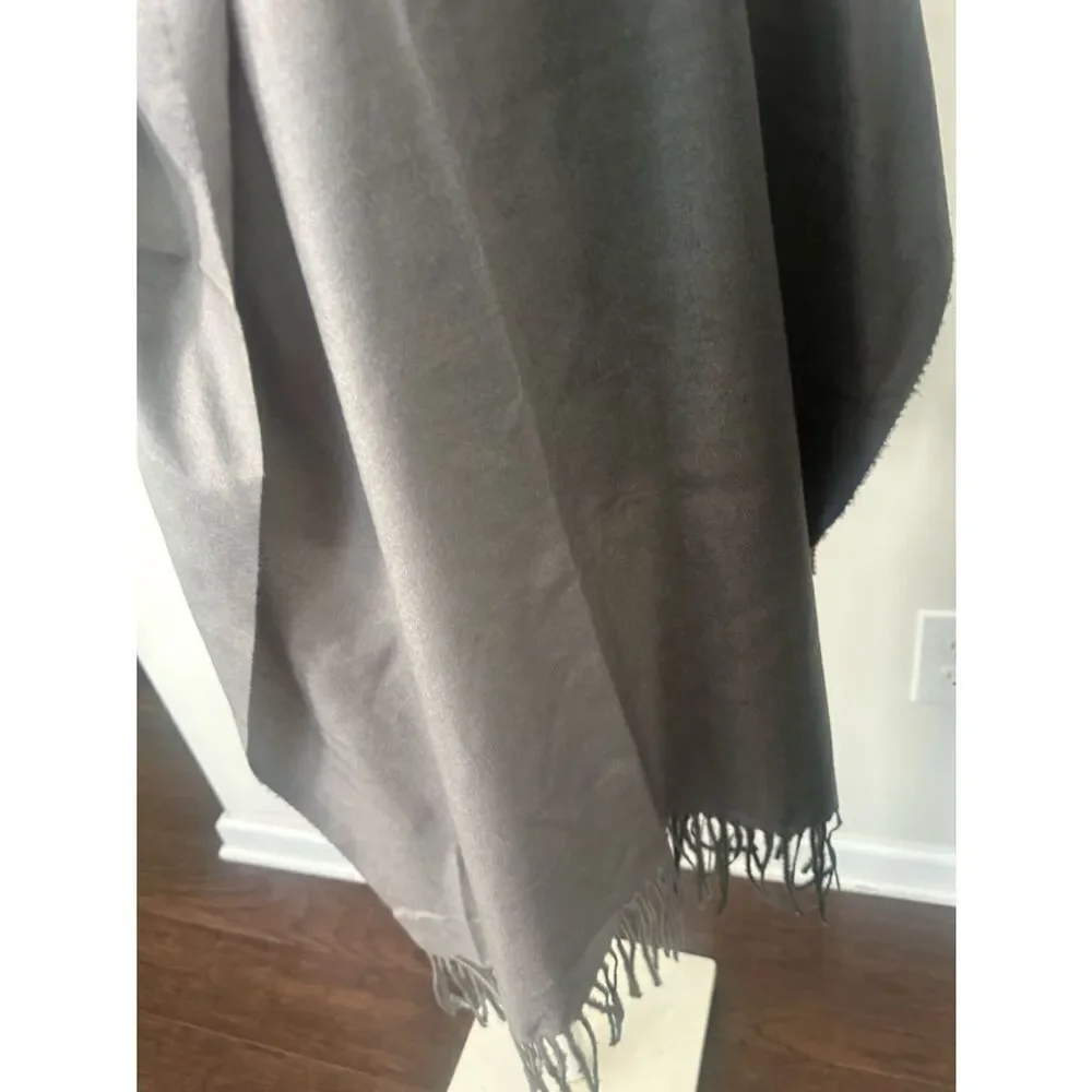Cashmere Firenze Italia Gray & Charcoal Fringe Scarf
